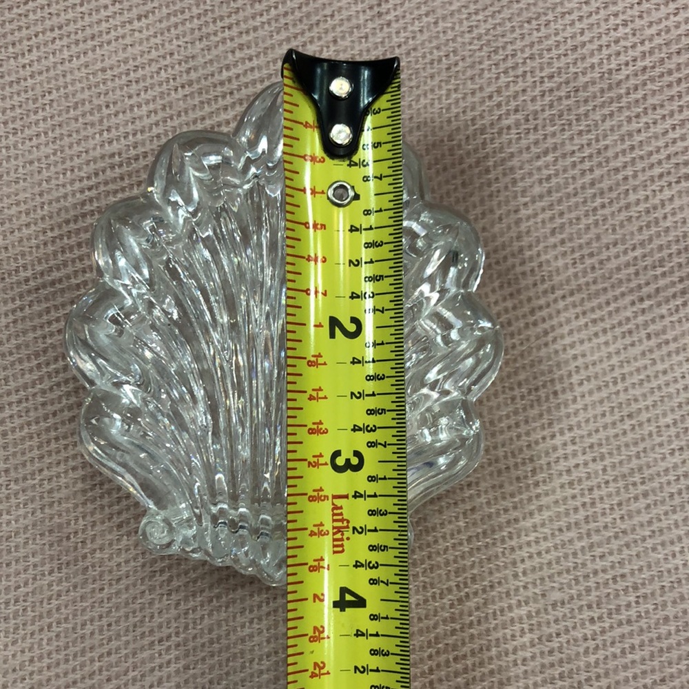 Glass shell dish with lid - Picture 7 of 8